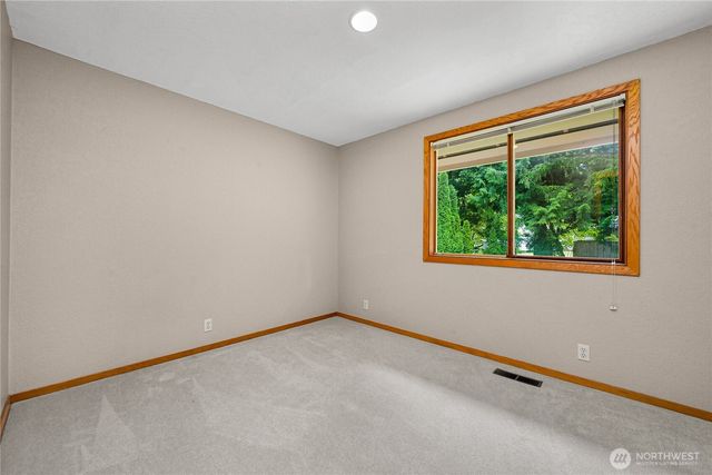 208 Hawthorn Road, Bellingham, WA 98225