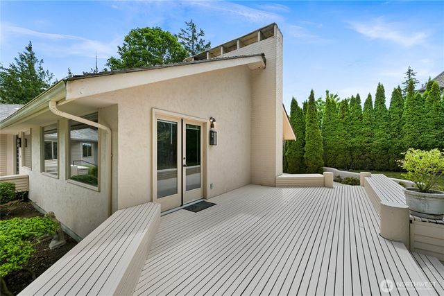 208 Hawthorn Road, Bellingham, WA 98225