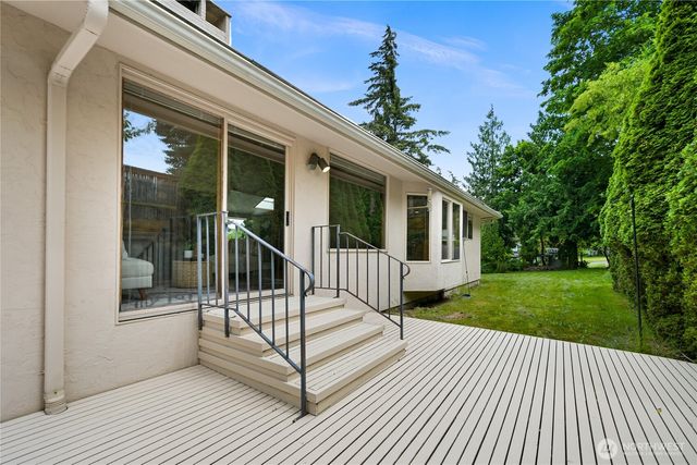208 Hawthorn Road, Bellingham, WA 98225