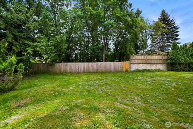 208 Hawthorn Road, Bellingham, WA 98225
