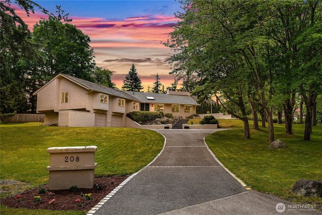 208 Hawthorn Road, Bellingham, WA 98225