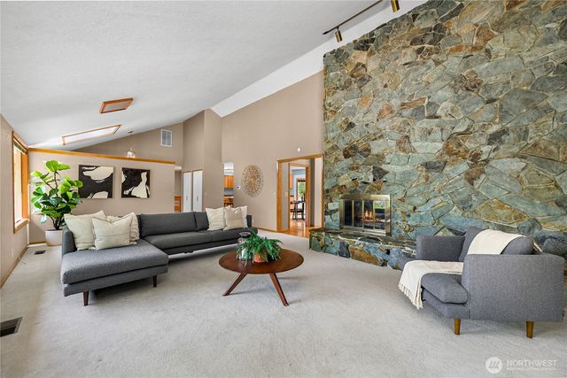 208 Hawthorn Road, Bellingham, WA 98225