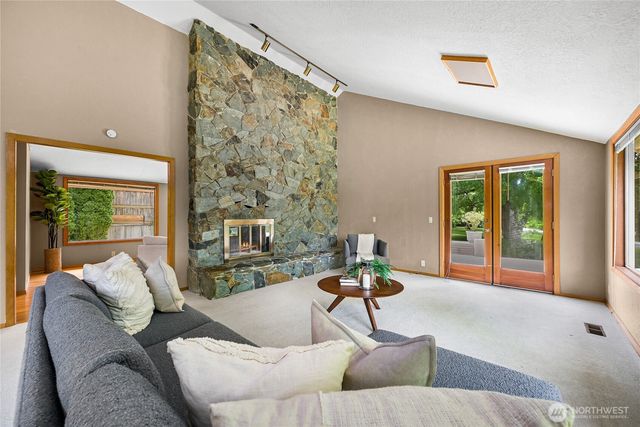208 Hawthorn Road, Bellingham, WA 98225