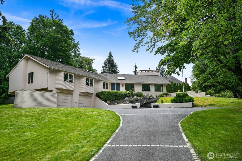208 Hawthorn Road, Bellingham, WA 98225