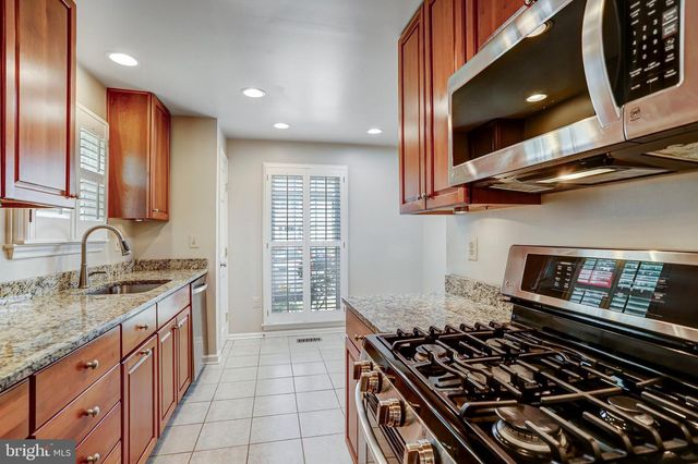 14508 FOUR CHIMNEY DR, Centreville, VA 20120
