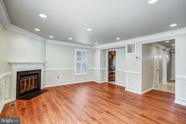 14508 FOUR CHIMNEY DR, Centreville, VA 20120