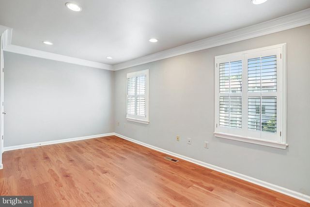 14508 FOUR CHIMNEY DR, Centreville, VA 20120