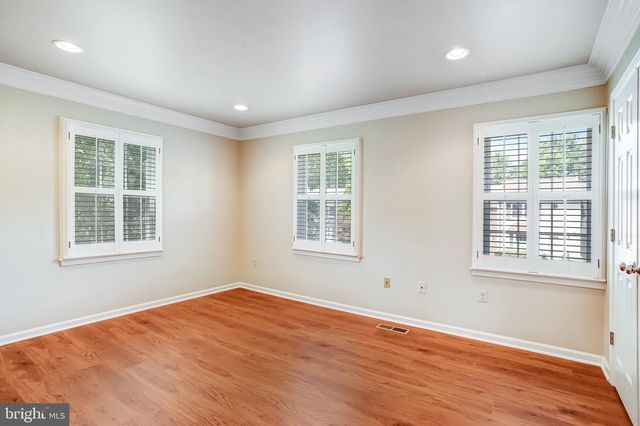 14508 FOUR CHIMNEY DR, Centreville, VA 20120