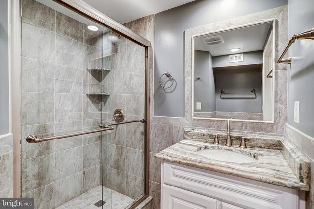 14508 FOUR CHIMNEY DR, Centreville, VA 20120