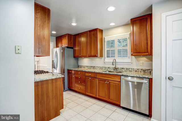 14508 FOUR CHIMNEY DR, Centreville, VA 20120