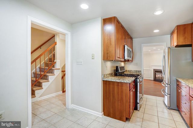 14508 FOUR CHIMNEY DR, Centreville, VA 20120