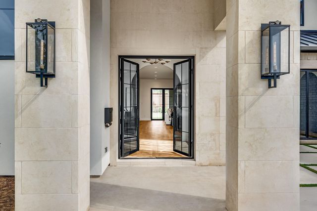 10050 Gooding Drive, Dallas, TX 75229
