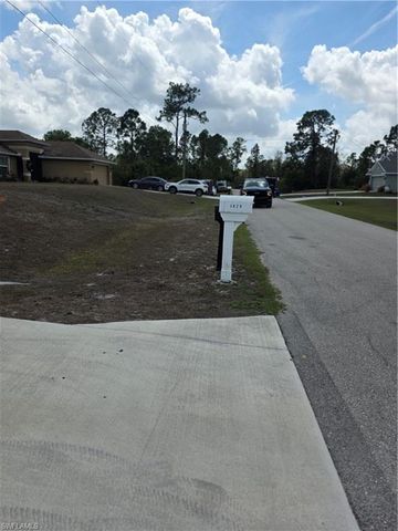 1820 Lodge ST, Lehigh Acres, FL 33972
