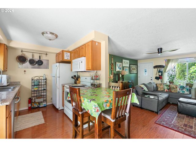 3300 KAUFFMAN Ave 14, Vancouver, WA 98660