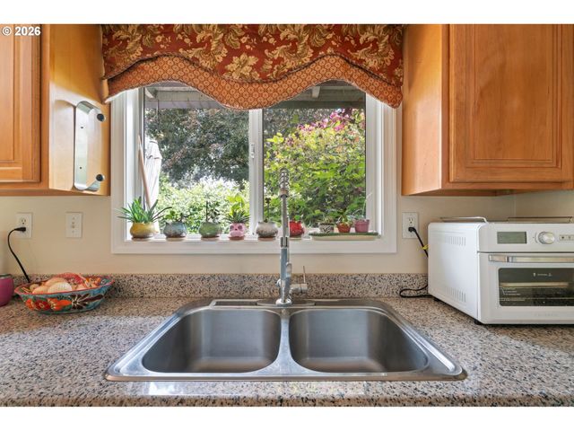 3300 KAUFFMAN Ave 14, Vancouver, WA 98660
