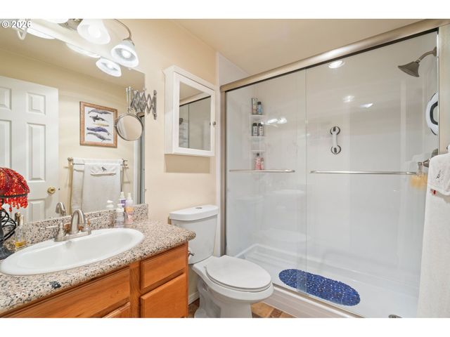3300 KAUFFMAN Ave 14, Vancouver, WA 98660