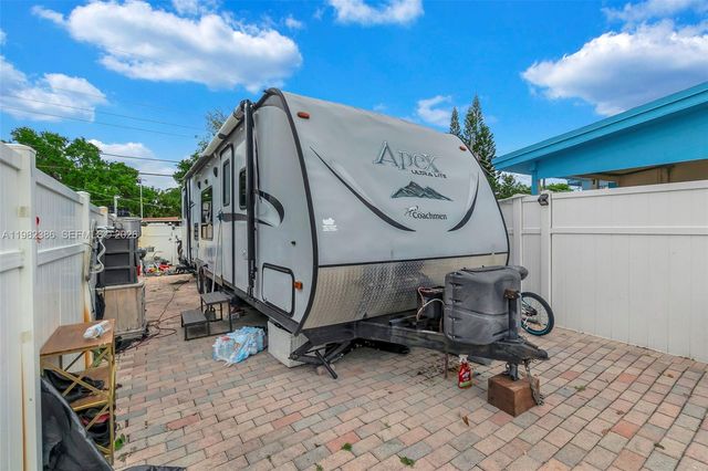 1449 NE 51st St, Pompano Beach, FL 33064