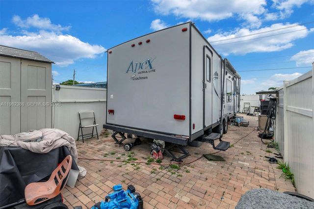 1449 NE 51st St, Pompano Beach, FL 33064