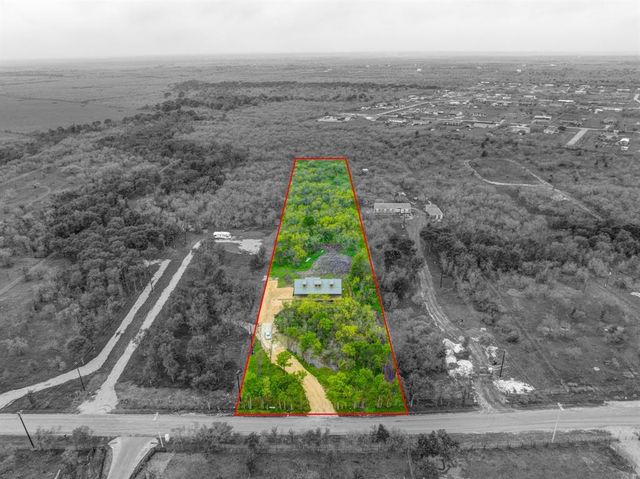 3881 Barth RD, Lockhart, TX 78644