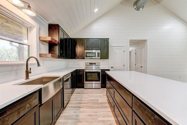 3881 Barth RD, Lockhart, TX 78644