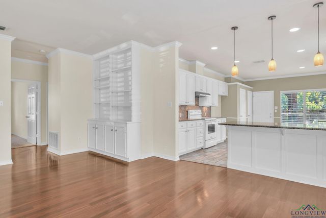 715 Montreal, Longview, TX 75601