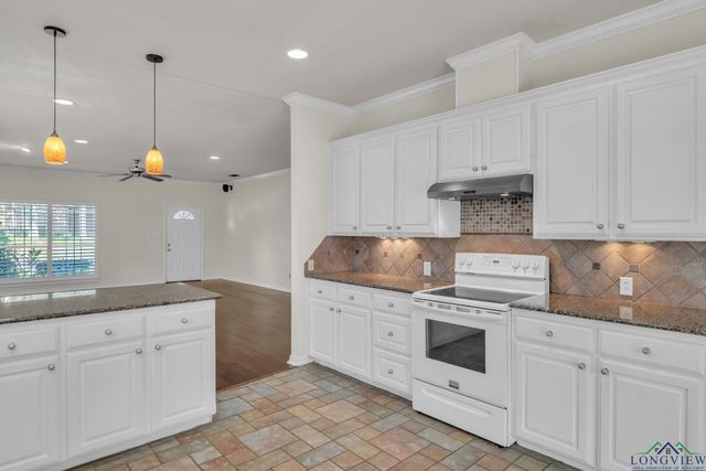 715 Montreal, Longview, TX 75601