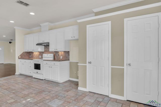 715 Montreal, Longview, TX 75601