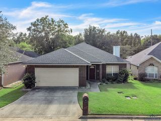 715 Montreal, Longview, TX 75601