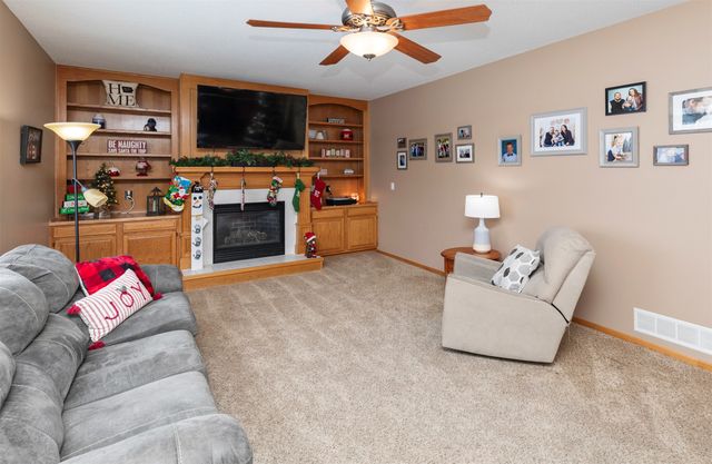 4530 Bartholomew Drive, Pleasant Hill, IA 50327