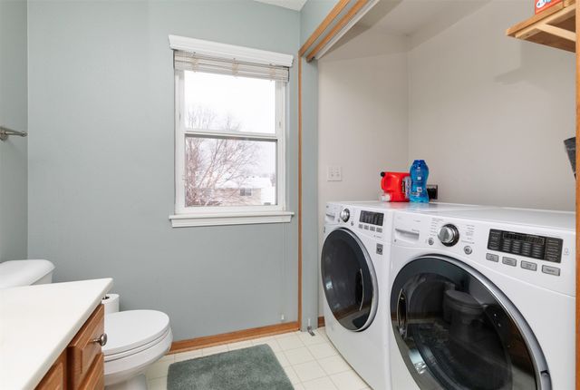 4530 Bartholomew Drive, Pleasant Hill, IA 50327