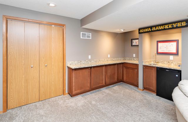 4530 Bartholomew Drive, Pleasant Hill, IA 50327