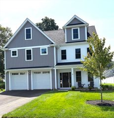 18 Walcott St, Natick, MA 01760