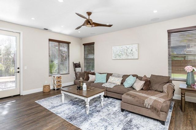 316 Crownview Court, San Marcos, CA 92069