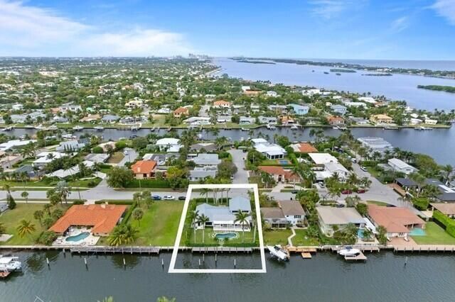 21 Duke Drive, Lake Worth Beach, FL 33460
