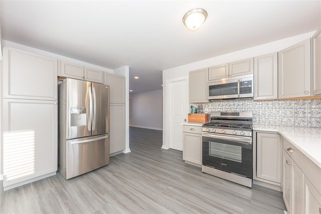 38393 Mason Street, Livonia, MI 48154