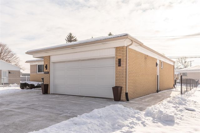 38393 Mason Street, Livonia, MI 48154