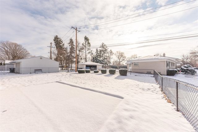 38393 Mason Street, Livonia, MI 48154