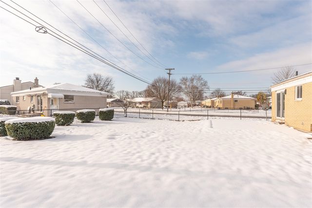 38393 Mason Street, Livonia, MI 48154