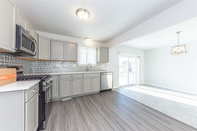 38393 Mason Street, Livonia, MI 48154