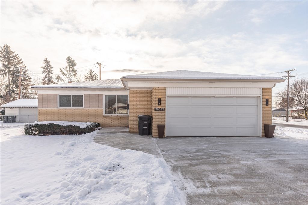 38393 Mason Street, Livonia, MI 48154
