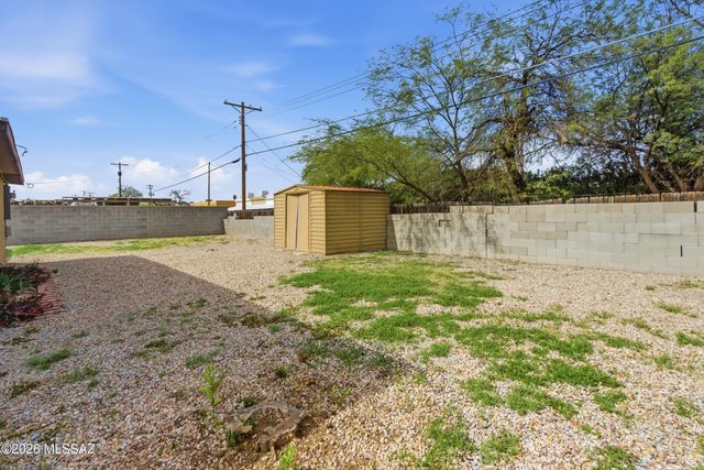 4865 E 23rd Street, Tucson, AZ 85711
