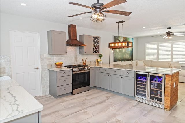 8347 41ST AVENUE N, St Petersburg, FL 33709