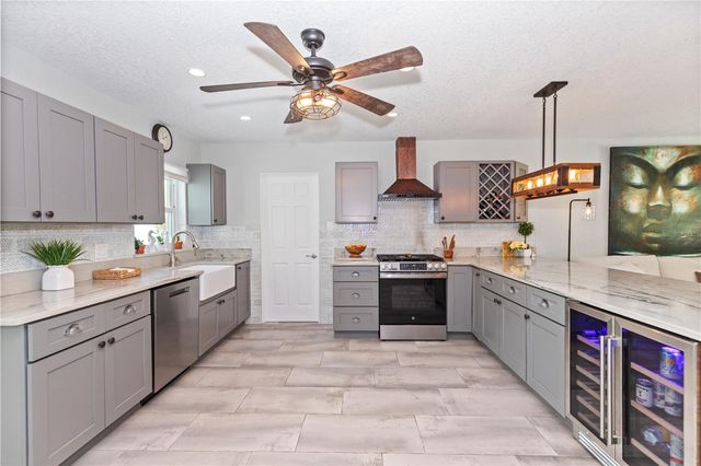 8347 41ST AVENUE N, St Petersburg, FL 33709