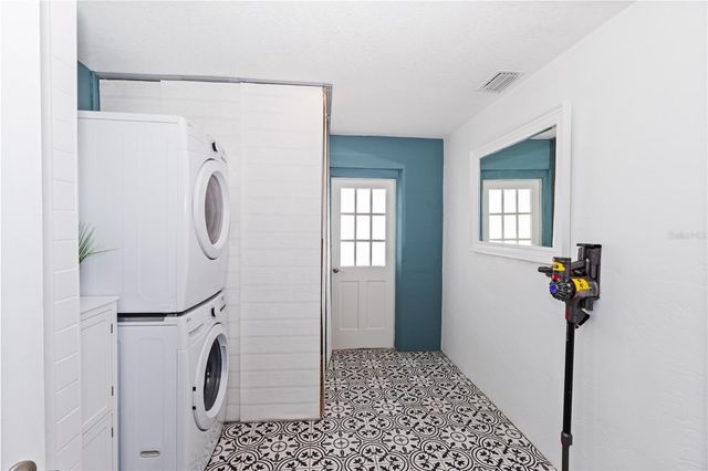 8347 41ST AVENUE N, St Petersburg, FL 33709