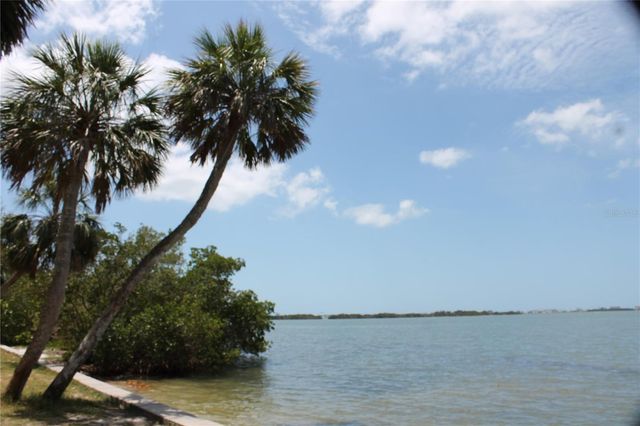 8347 41ST AVENUE N, St Petersburg, FL 33709