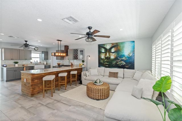 8347 41ST AVENUE N, St Petersburg, FL 33709