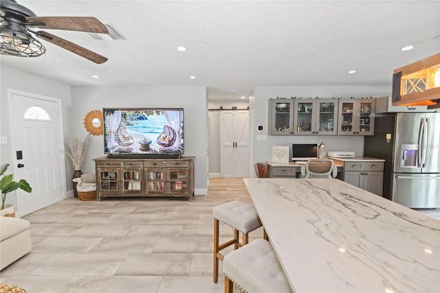 8347 41ST AVENUE N, St Petersburg, FL 33709