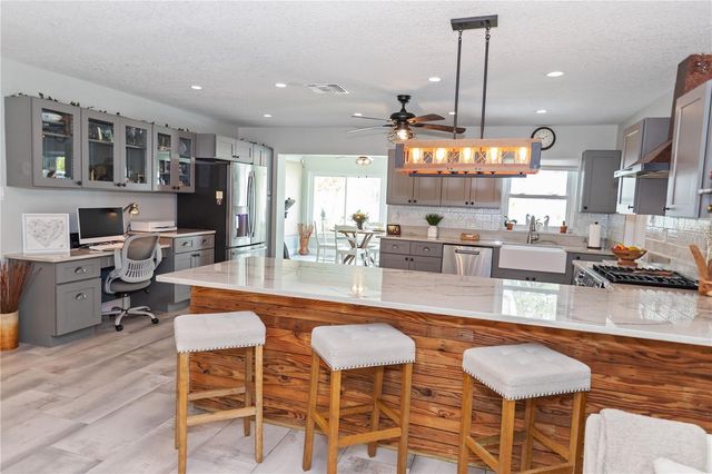 8347 41ST AVENUE N, St Petersburg, FL 33709