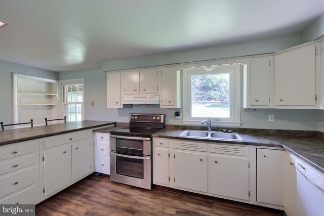 1789 ROOSEVELT AVE, York, PA 17408