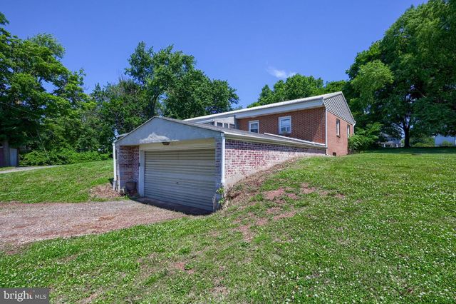 1789 ROOSEVELT AVE, York, PA 17408
